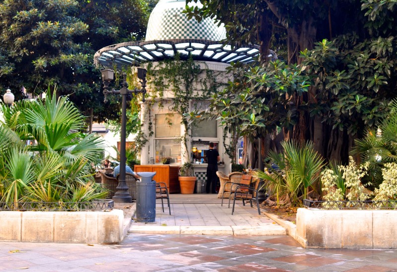 Plaza El Portal de Elche in Alicante City