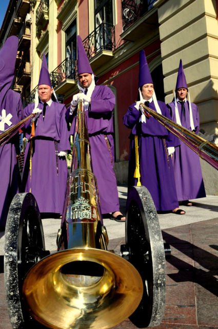 Murcia Semana Santa: Coloraos stain Murcia red with the blood of Christ