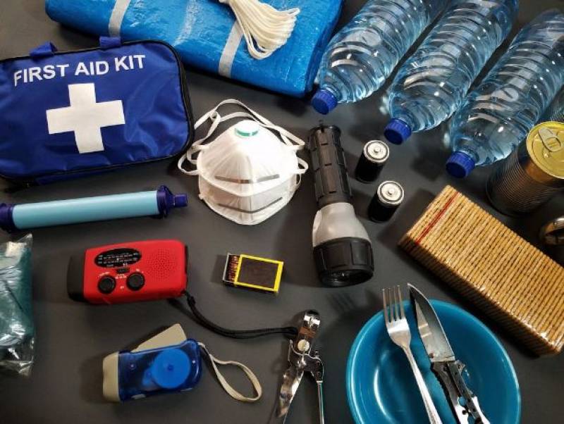 Stay safe in blackouts: EU recommends 3-day emergency survival kits for all