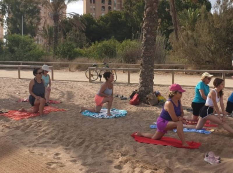 Free beach yoga, pilates and dance fitness classes in San Pedro del Pinatar this summer