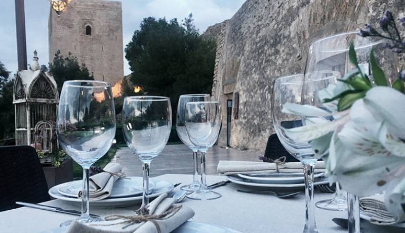 Sephardic Jewish September menu at the Caballerizas del Castillo restaurant in Lorca castle