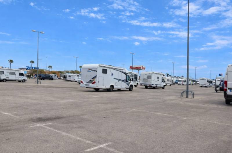 Hundreds of campervans descend on Orihuela Costa and Torrevieja beauty spots