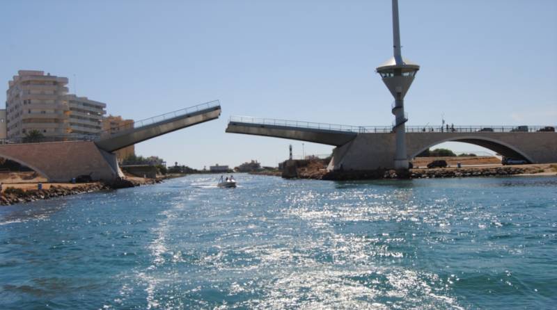 Estacio Bridge breakdown in La Manga leaves boats stranded since Monday evening