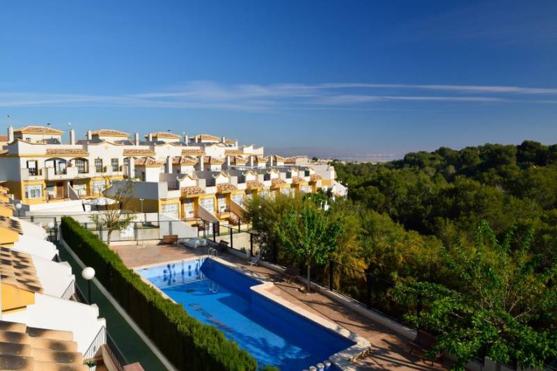 Could foreign non-residents be stopped from buying homes in Alicante Province?